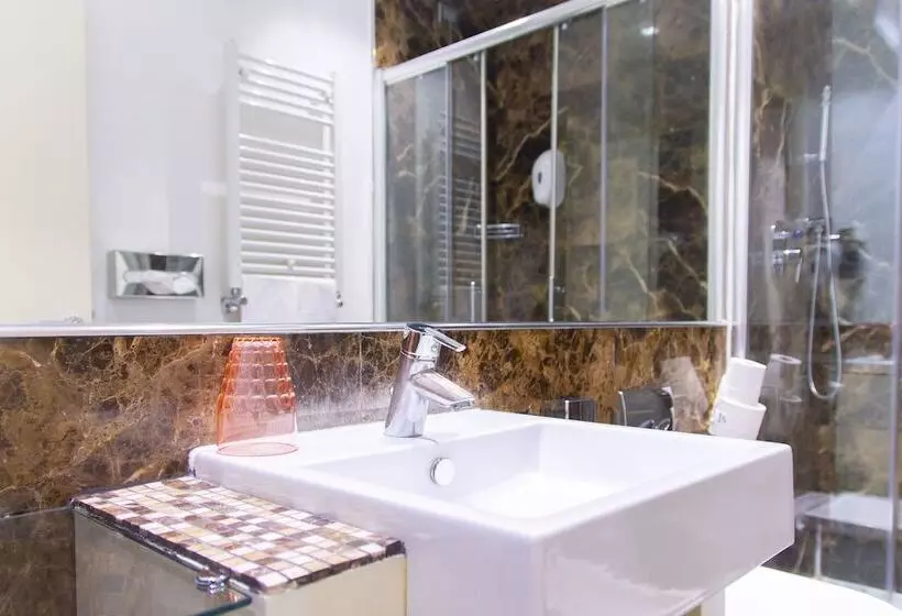 هتل Smy Bologna Centrale