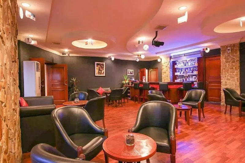 Отель Arion Suites