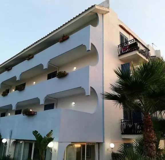 هتل Baia Degli Dei