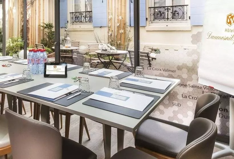 فندق Daumesnil Vincennes