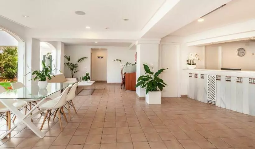 Hotelli Globales Cala'n Blanes