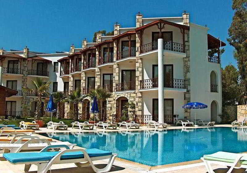 בית מלון כפרי Gumbet Beach Resort