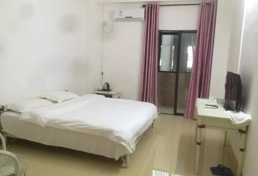 Отель Haikou Meilu  Meilan Airport Free Transfer