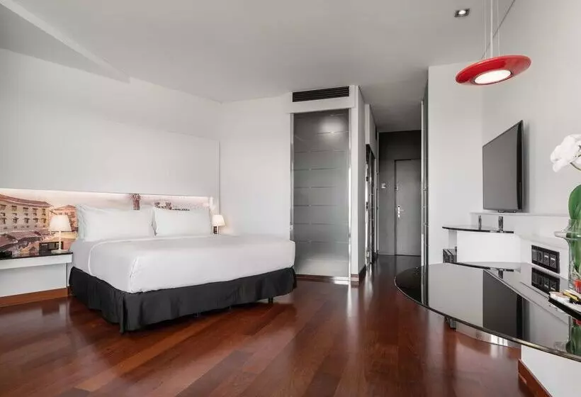 هتل Hilton Madrid Airport