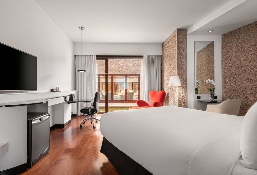 هتل Hilton Madrid Airport