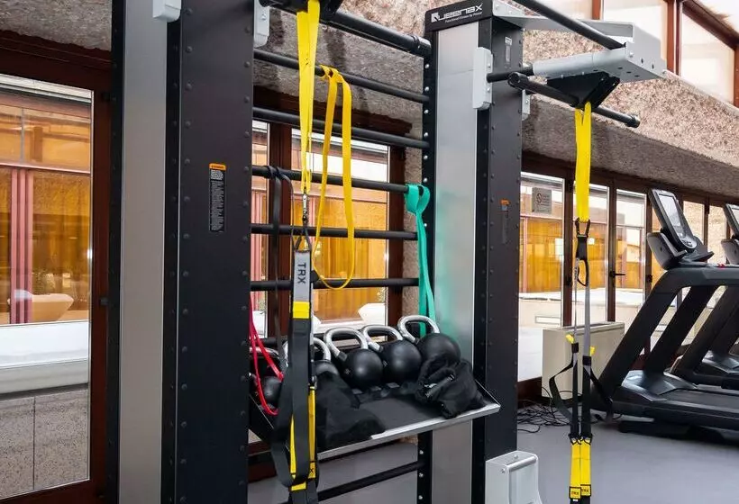 هتل Hilton Madrid Airport