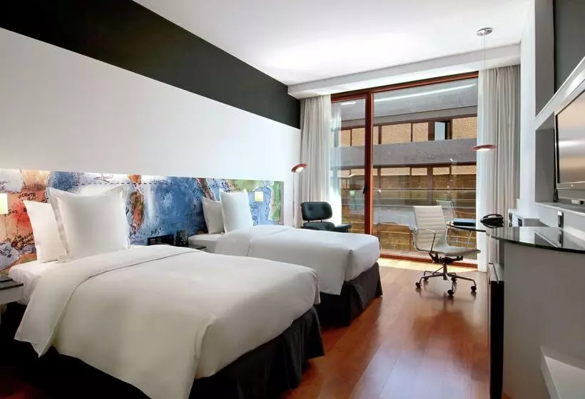 هتل Hilton Madrid Airport