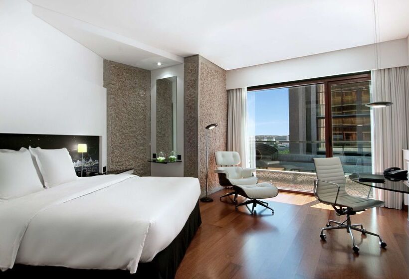هتل Hilton Madrid Airport