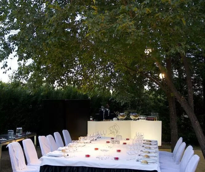 هتل Hilton Madrid Airport