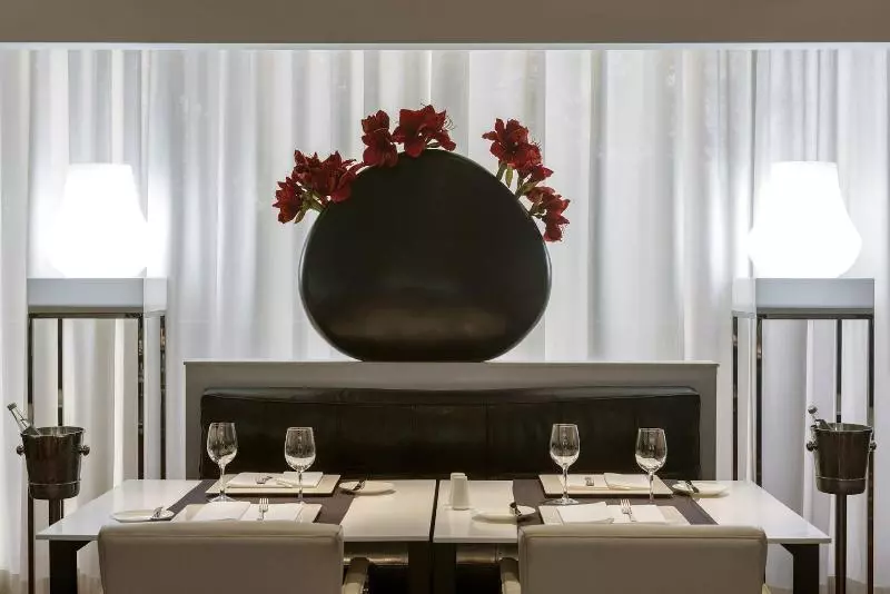 هتل Hilton Madrid Airport