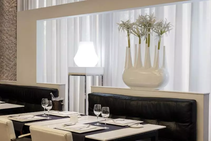هتل Hilton Madrid Airport