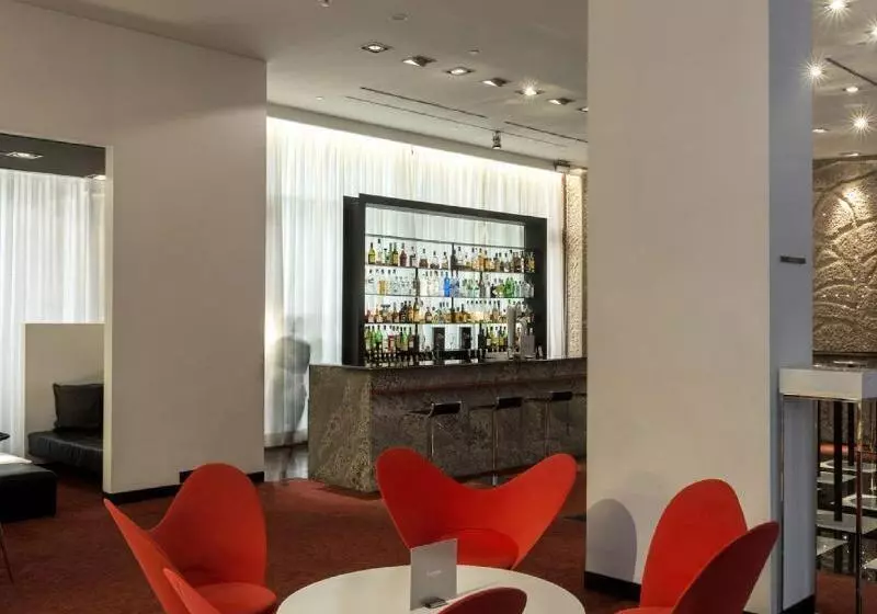 هتل Hilton Madrid Airport