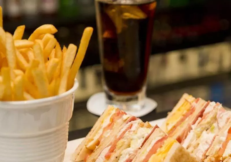 هتل Hilton Madrid Airport
