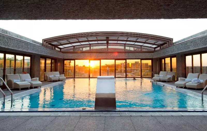 هتل Hilton Madrid Airport