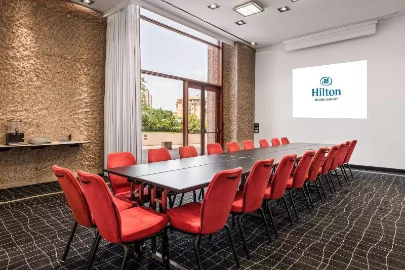هتل Hilton Madrid Airport