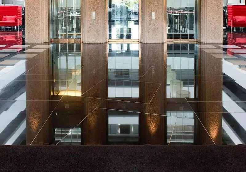 هتل Hilton Madrid Airport