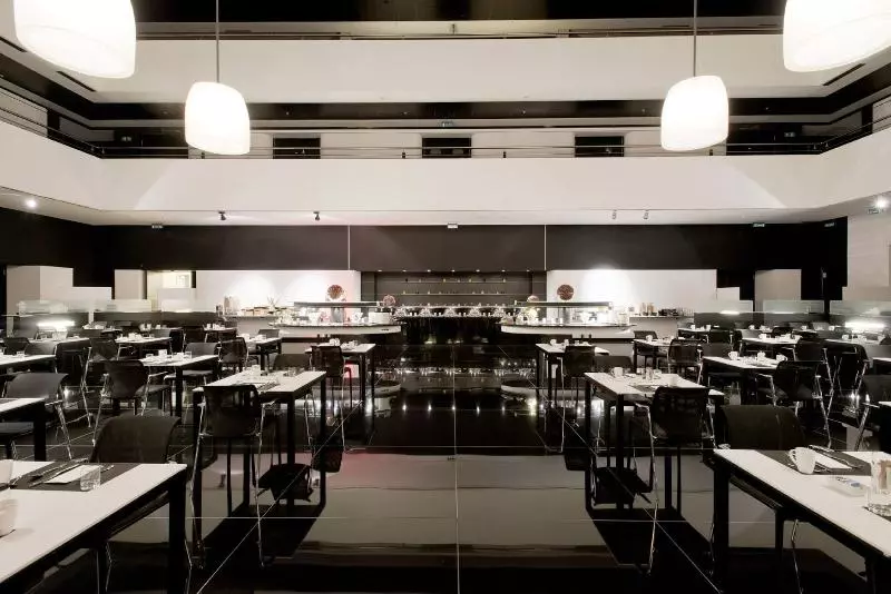 هتل Hilton Madrid Airport