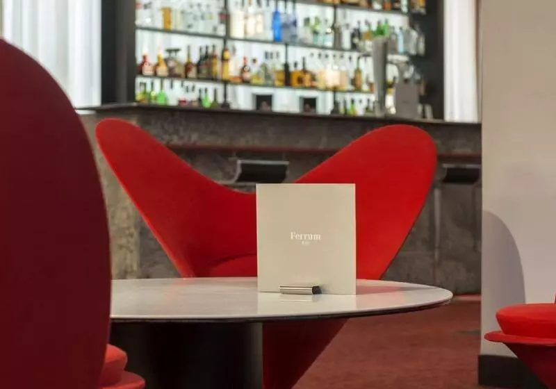 هتل Hilton Madrid Airport