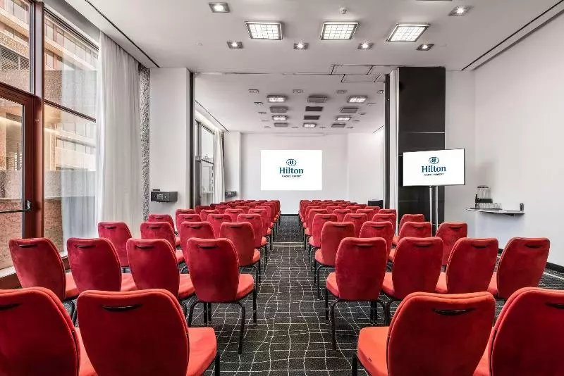 هتل Hilton Madrid Airport