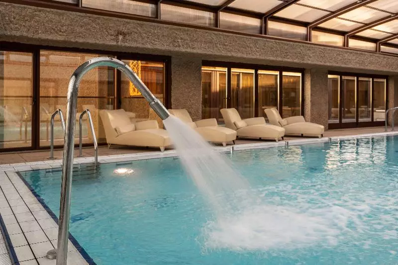 هتل Hilton Madrid Airport