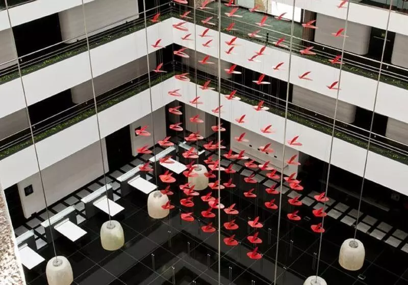 هتل Hilton Madrid Airport