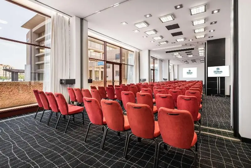 هتل Hilton Madrid Airport