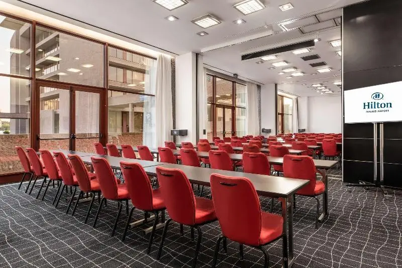 هتل Hilton Madrid Airport