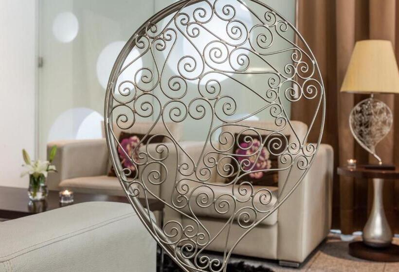 Lux Fatima Park Hotel, Suites & Residence