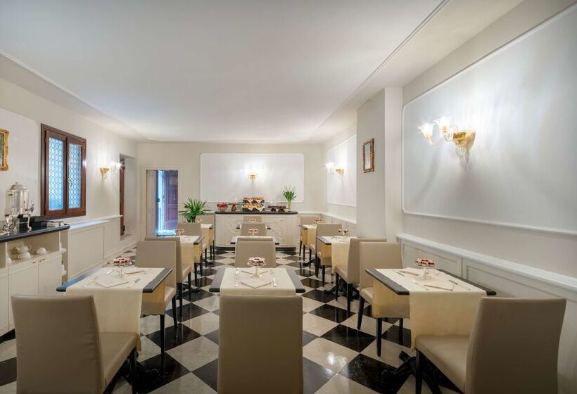 هتل Maison Venezia | Una Esperienze