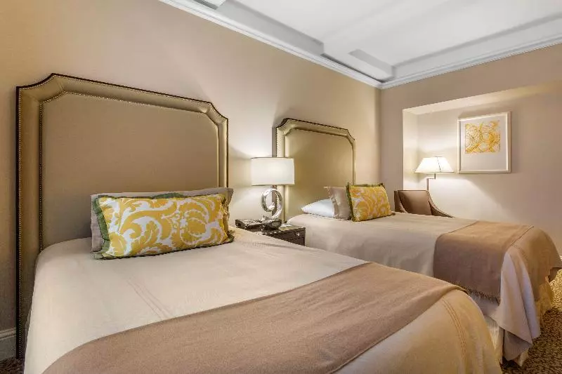 酒店 Omni Berkshire Place