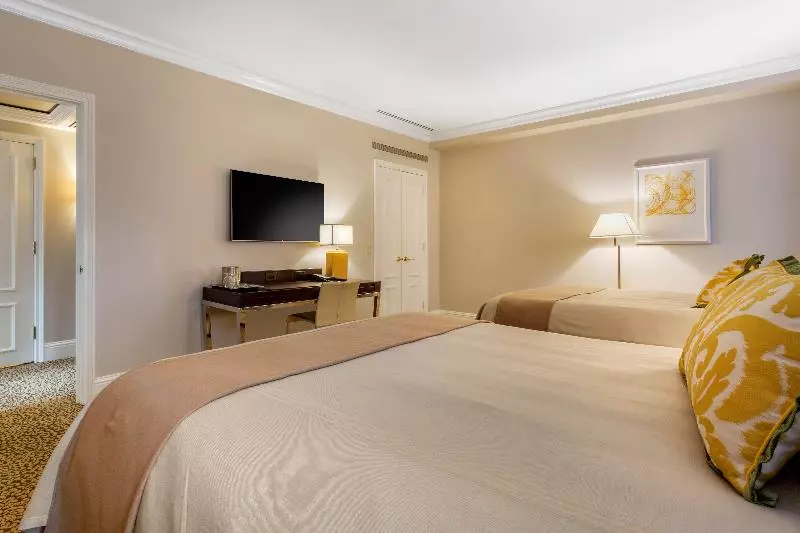 酒店 Omni Berkshire Place