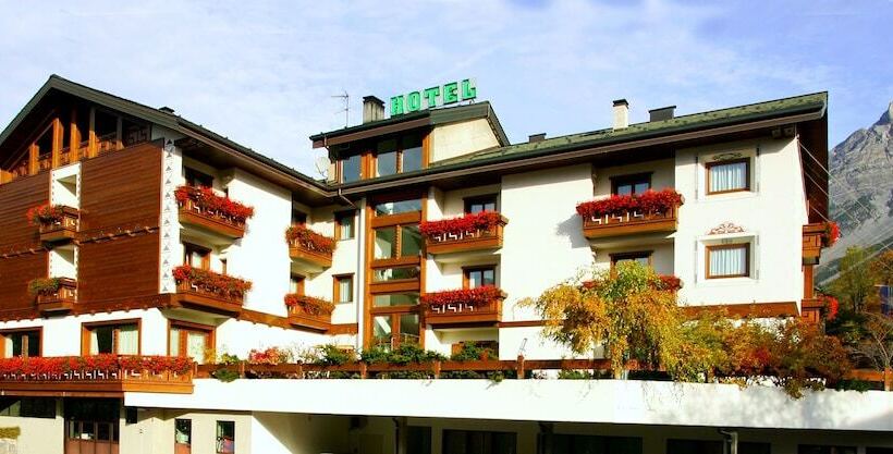 בית מלון כפרי Santanton