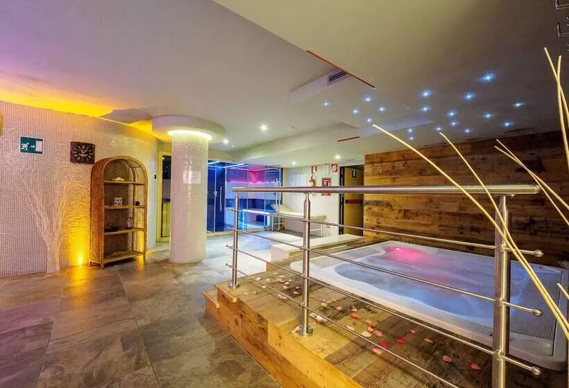 Отель Santanton