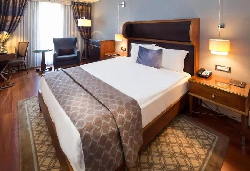 هتل Titanic City Taksim