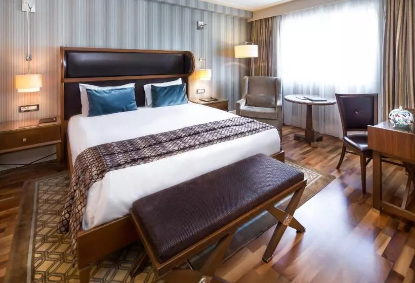 هتل Titanic City Taksim