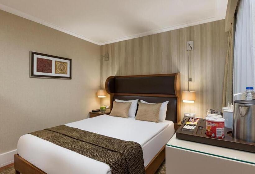 ホテル Titanic City Taksim