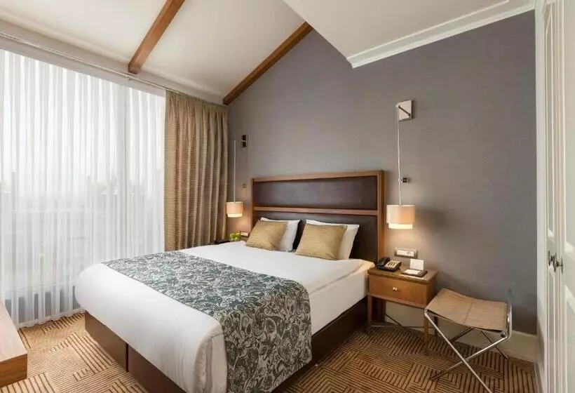 هتل Titanic City Taksim