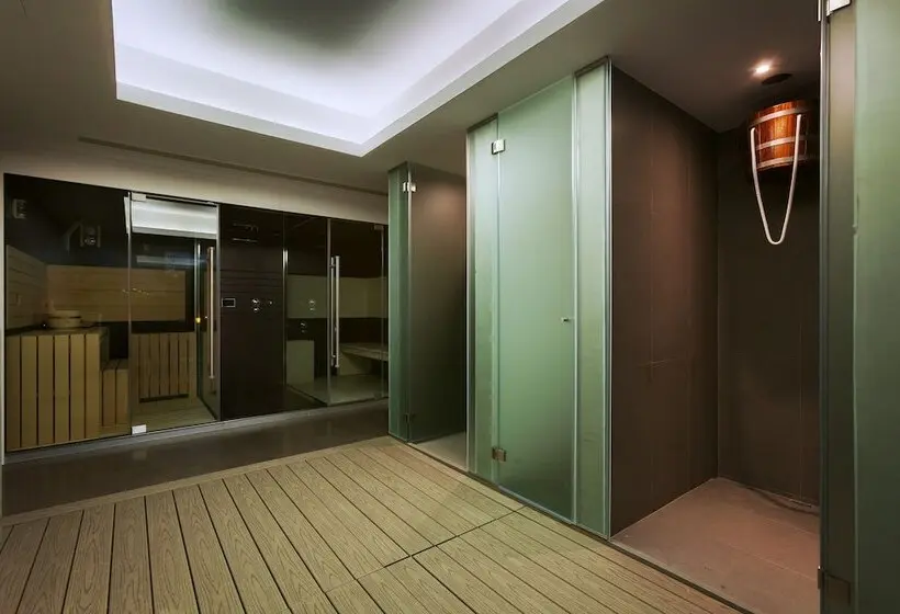 Lux Fatima Park   Hotel, Suites & Residence