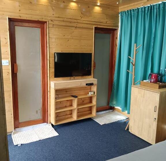 Bed and Breakfast Cottages By The Creek