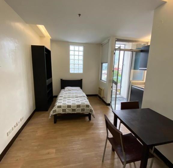 Hotel Oyo 732 Dansalan Suites