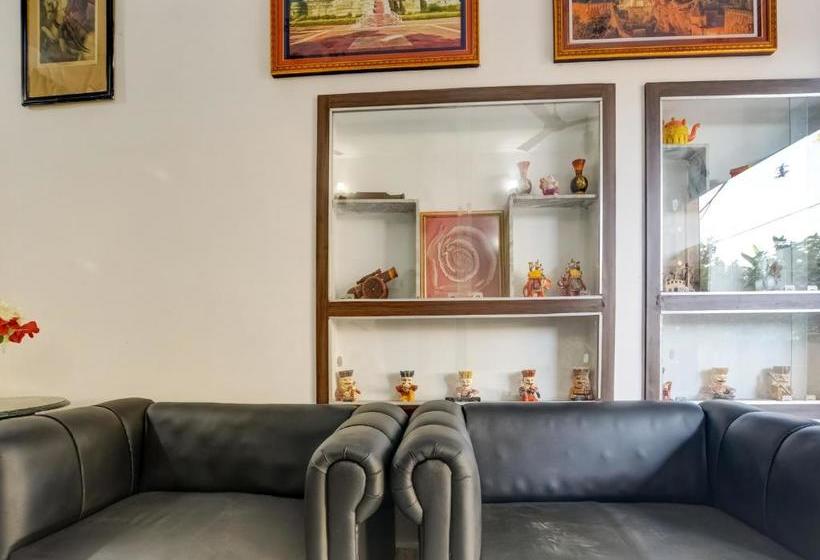 Hotel Oyo 77534 Gaj Palace