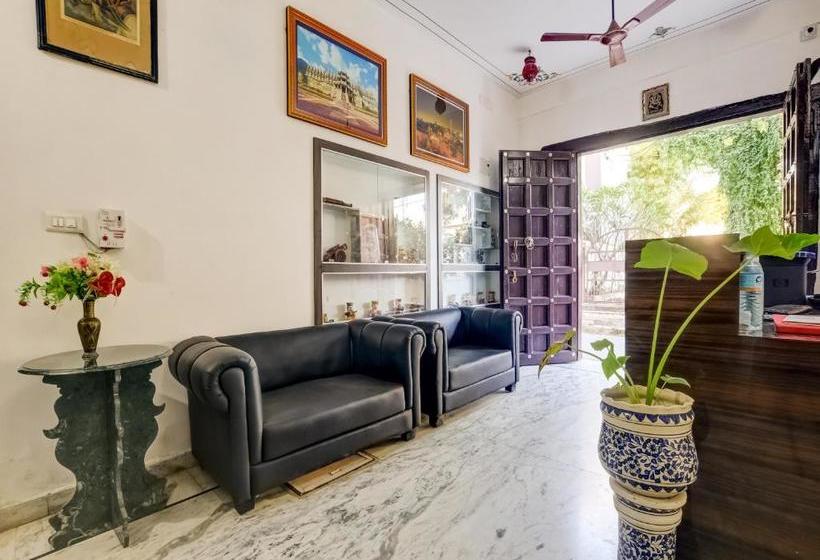 Hotel Oyo 77534 Gaj Palace