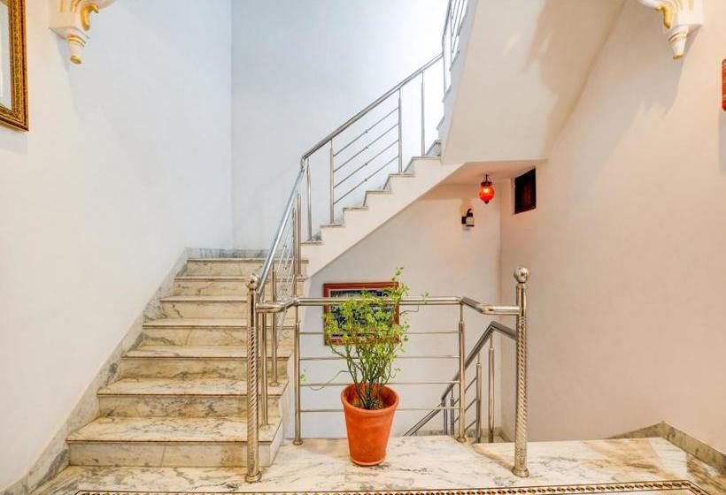 Hotel Oyo 77534 Gaj Palace