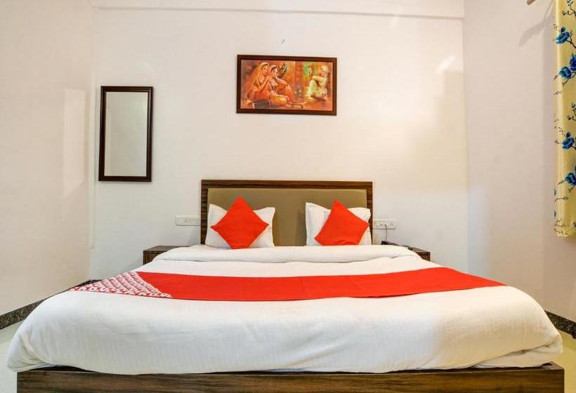 Hotel Oyo 77534 Gaj Palace
