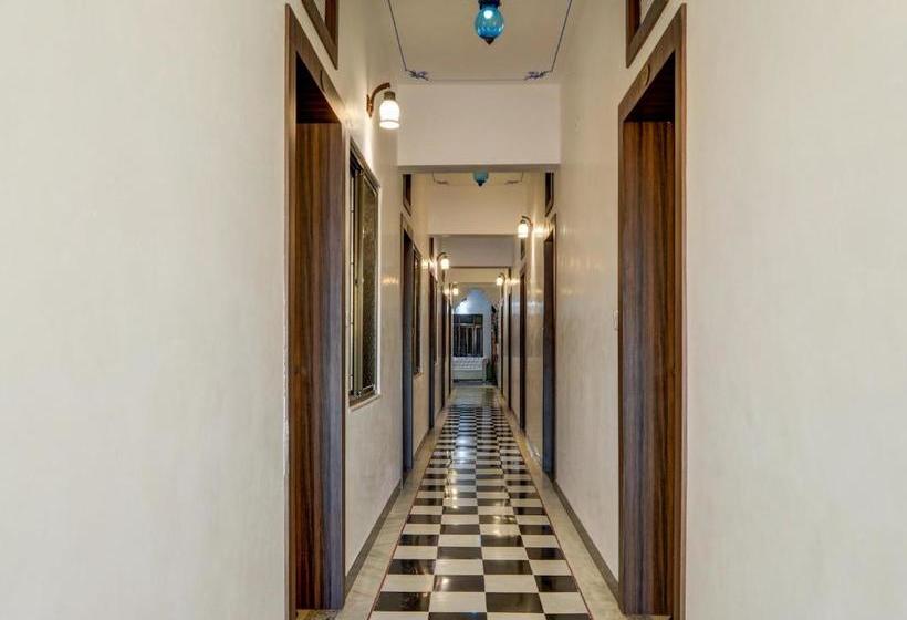 Hotel Oyo 77534 Gaj Palace
