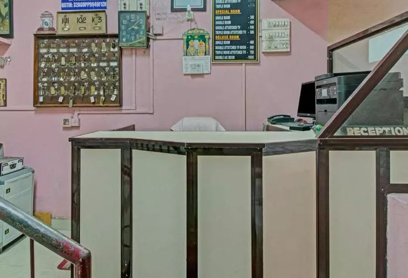 هتل Spot On J P Tourist Home