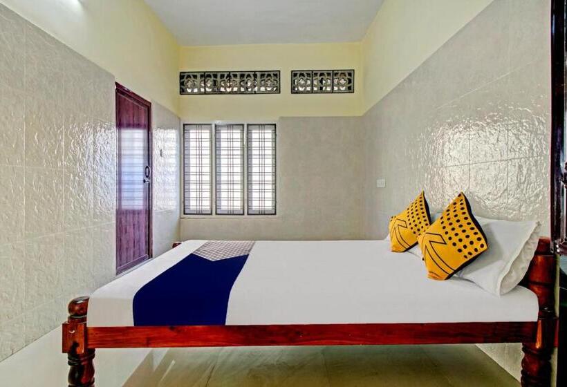 בית מלון כפרי Spot On J P Tourist Home