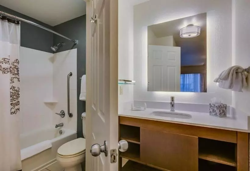 هتل Vivo South Bend