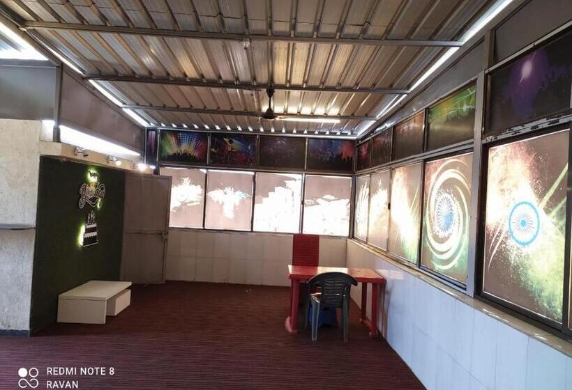 בית מלון כפרי Kalyan