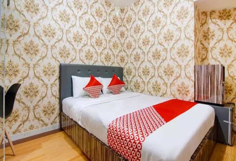 هتل Oyo 90196 Enda Rooms
